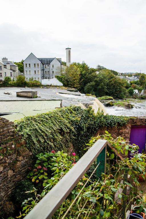 Byrnes Wine Dine Stay Ennistimon Exteriör bild