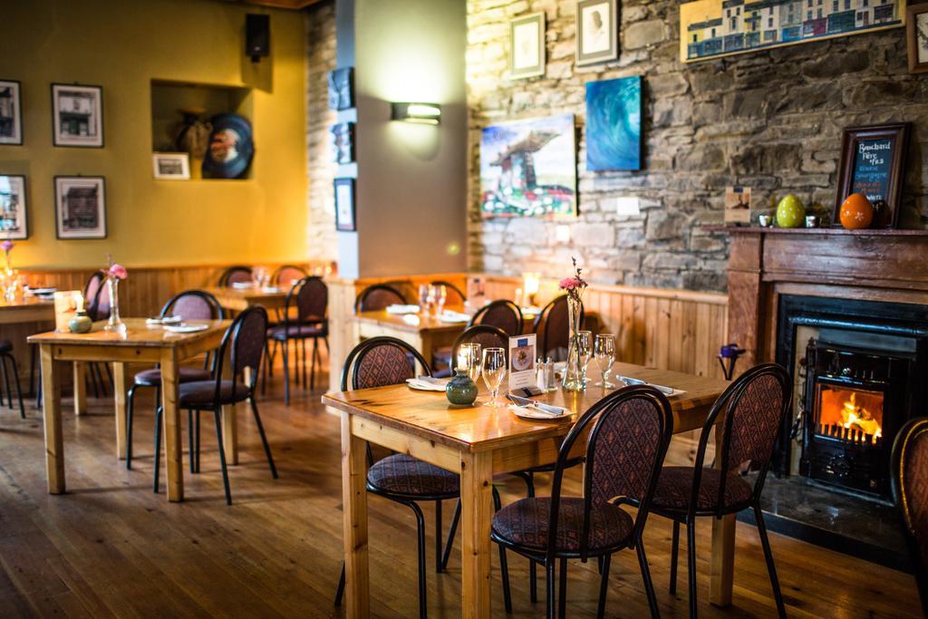 Byrnes Wine Dine Stay Ennistimon Exteriör bild