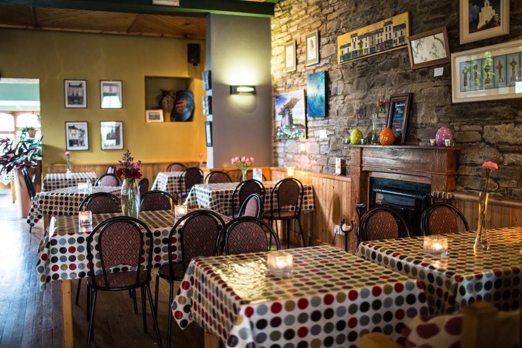 Byrnes Wine Dine Stay Ennistimon Exteriör bild
