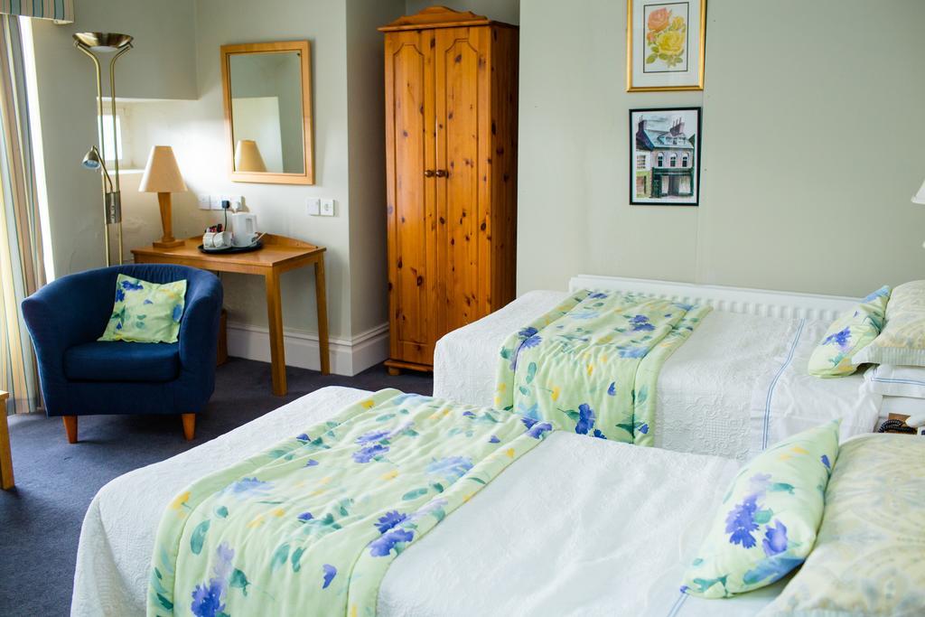 Byrnes Wine Dine Stay Ennistimon Rum bild